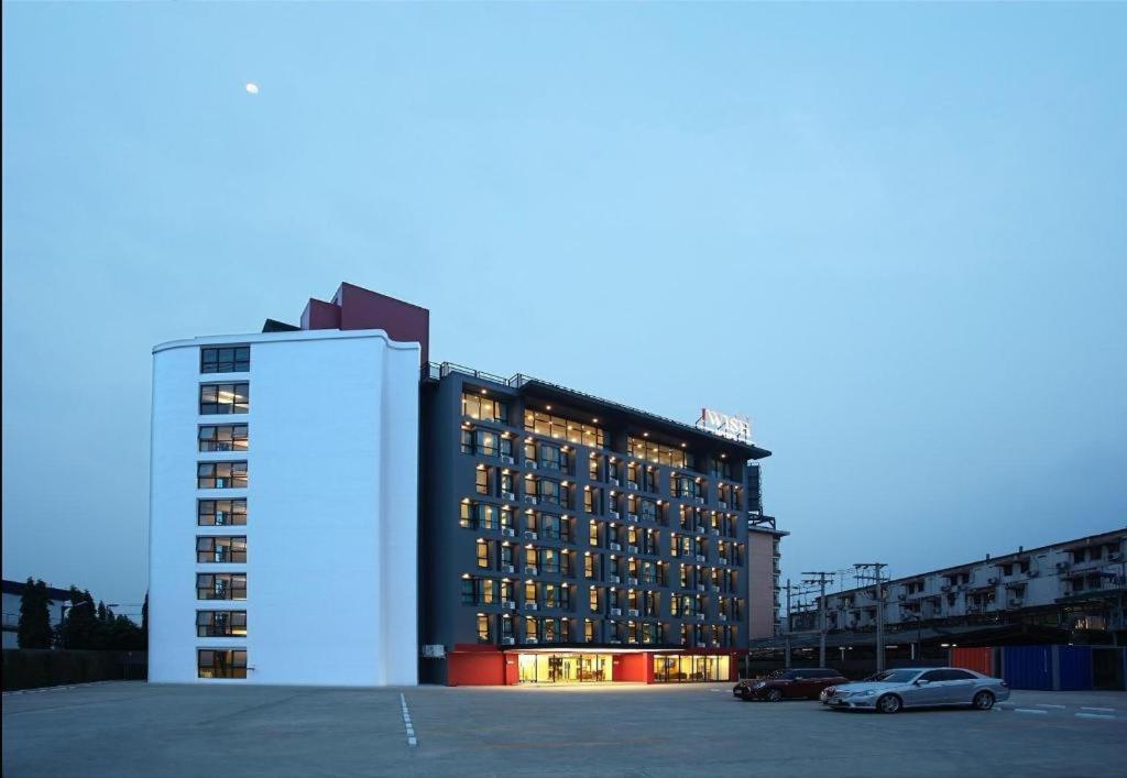 Iwish Hotel Bangkok Exterior photo