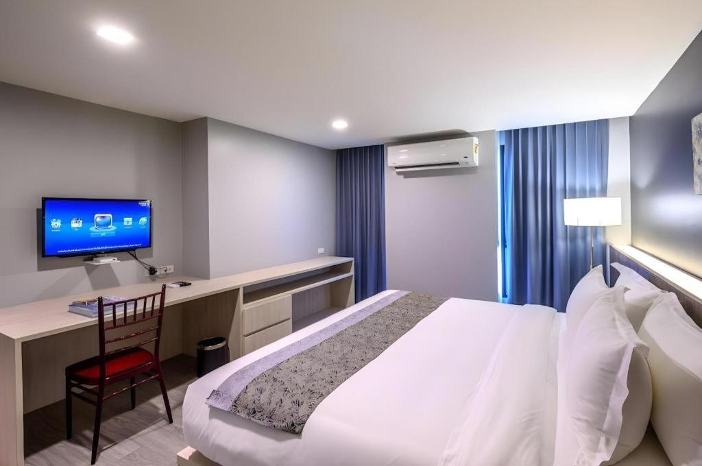 Iwish Hotel Bangkok Exterior photo