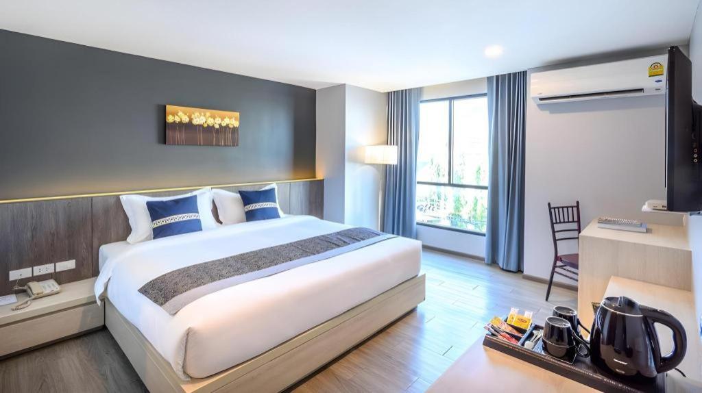 Iwish Hotel Bangkok Exterior photo