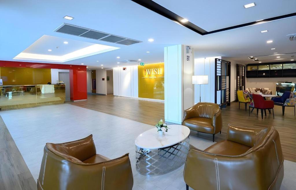 Iwish Hotel Bangkok Exterior photo