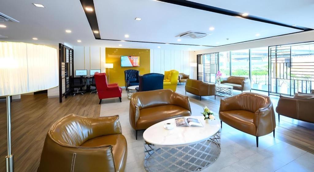 Iwish Hotel Bangkok Exterior photo