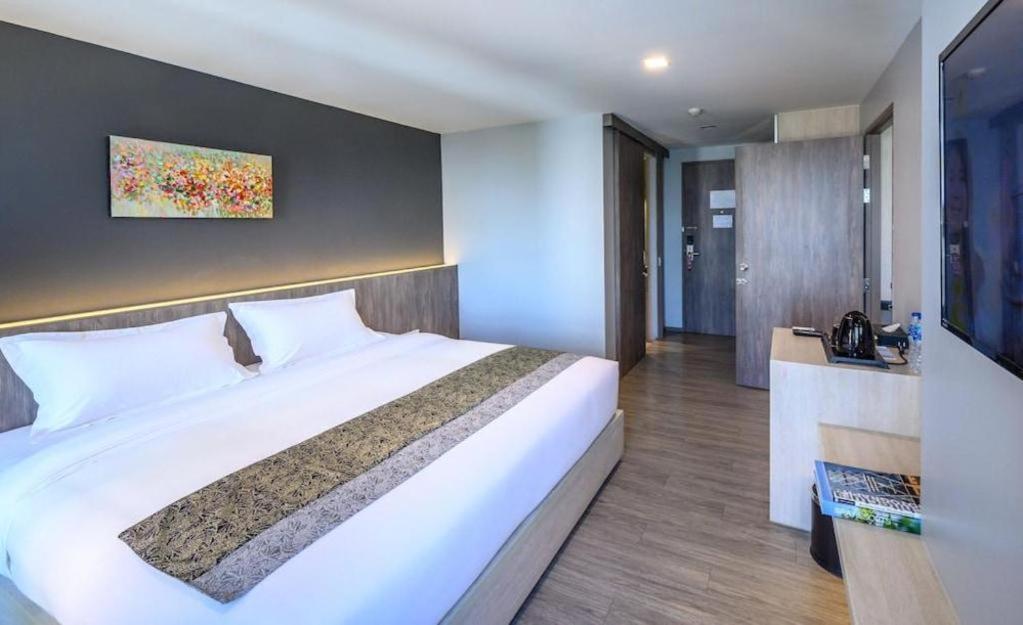 Iwish Hotel Bangkok Exterior photo