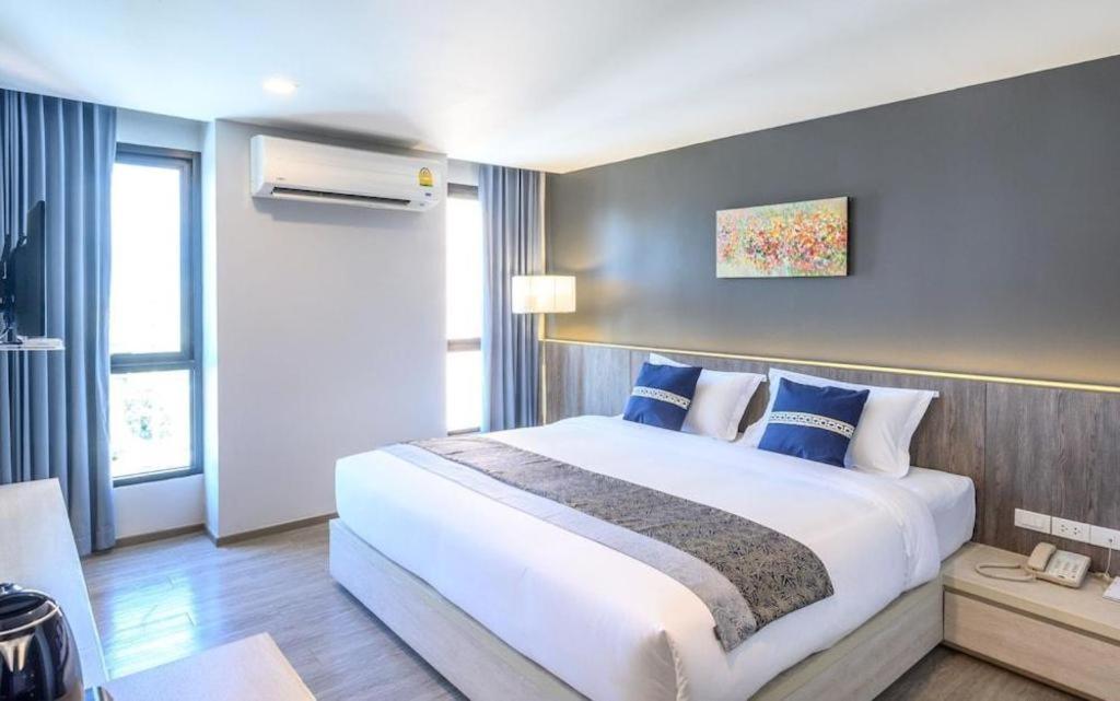 Iwish Hotel Bangkok Exterior photo