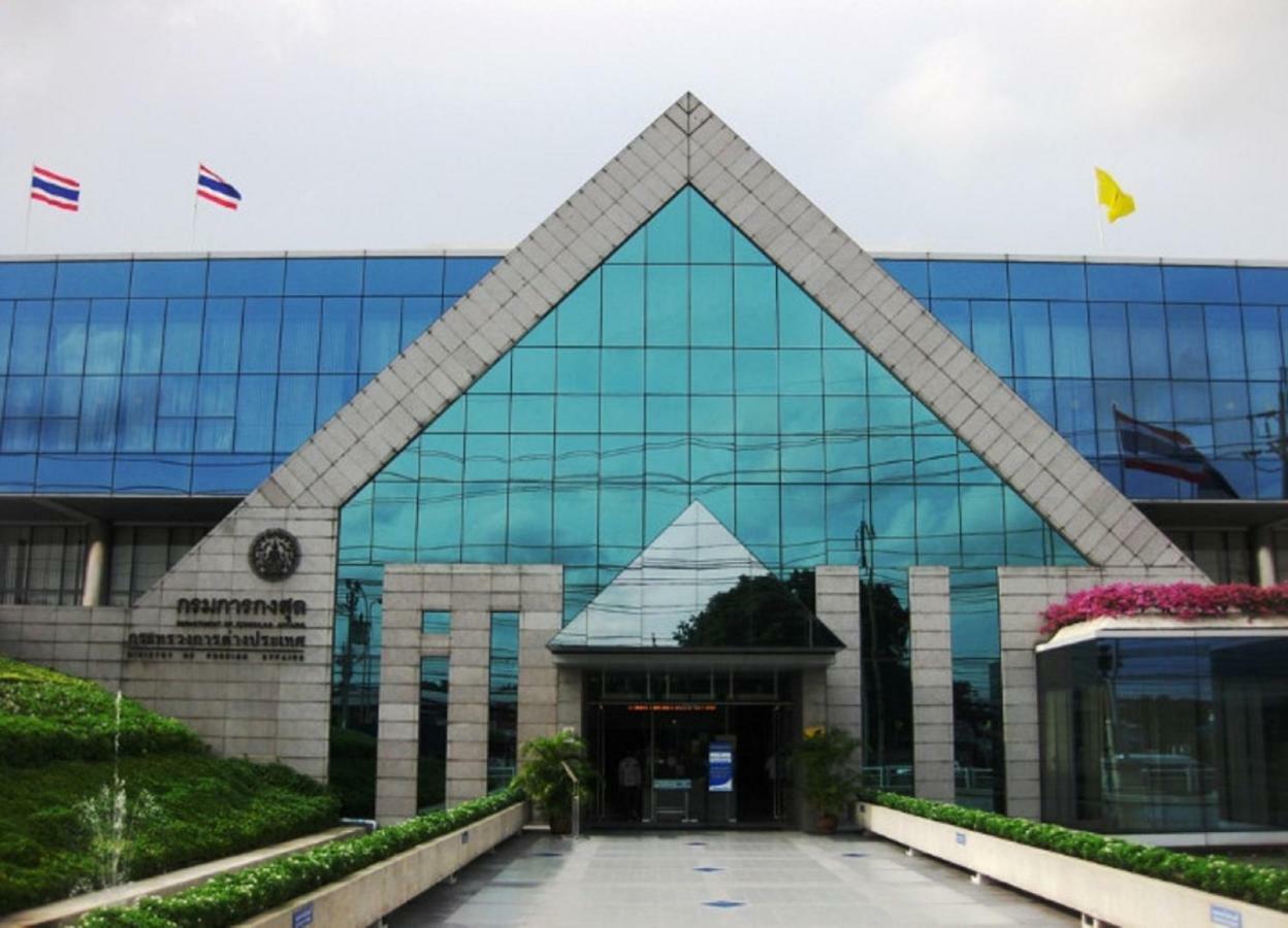 Iwish Hotel Bangkok Exterior photo